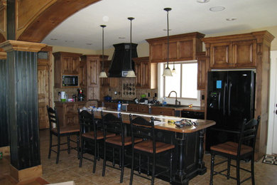 Example of a classic kitchen design in Boise