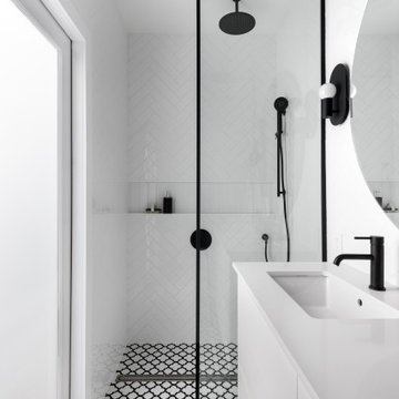 Plateau Black & White Bathroom