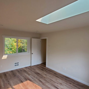 Two story shop with bathroom and offices 2022