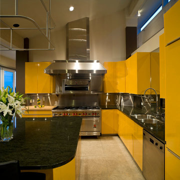 British Properties, Vancouver - Spicy Custom Modern Kitchen with a Pizza Oven