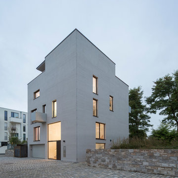 Wohnturm am Fluß