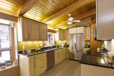 Kitchen - contemporary kitchen idea in Minneapolis