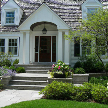 CLARENDON HILLS RESIDENCE: A GRAND ENTRANCE