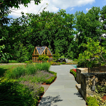 Vibrant Surroundings