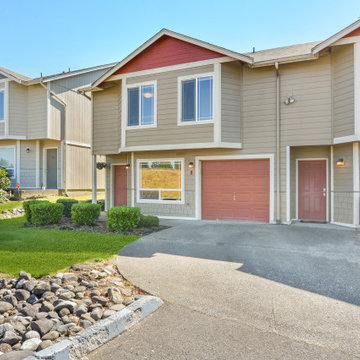 Favored Tacoma Townhome