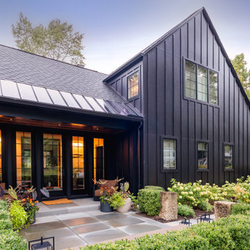 On the boards in HudsonThe renovation of this 1965 showcases how you can marry h