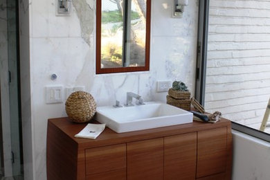Bathroom - 1960s bathroom idea in San Francisco