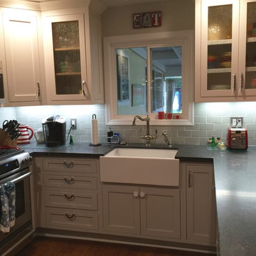 U-shaped, Shaker-style kitchen