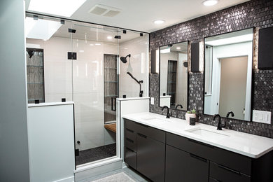 Example of a bathroom design in Detroit