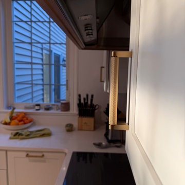 Modern Kitchen Remodeling with Custom Cabinets