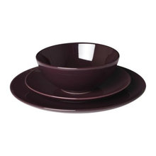 Dinnerware, glassware and servers