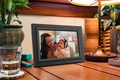 WiFi Digital Picture Frame on table