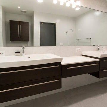 Modern Master Bathroom in Pasadena