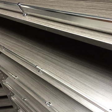 Modern Gray / Aluminum
