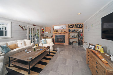 Family room photo in New York
