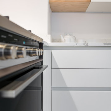 A Compact, Elegant Chicago Kitchen