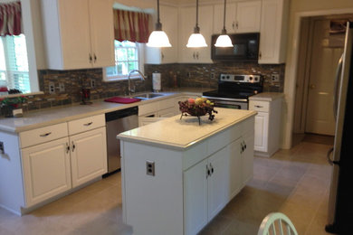 Example of a large classic kitchen design in Richmond