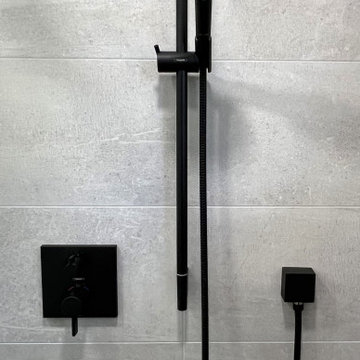 Minimalist Dream Main Bath