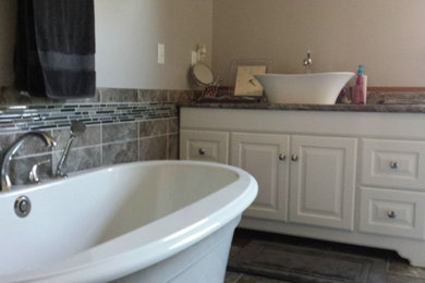 Bathroom - bathroom idea in Chicago