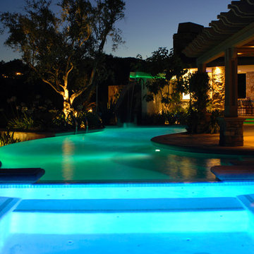 'All about Glass', A Family Entertaining Backyard