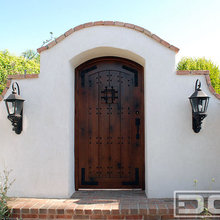 Wall and door/gate