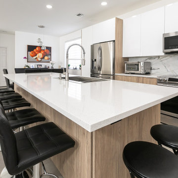 Versatil Contemporany Kitchen