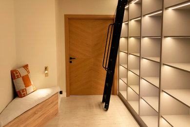 Inspiration for a modern home design remodel in Los Angeles