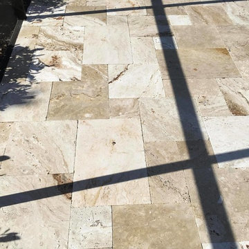 LEONARDO TRAVERTINE