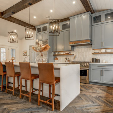 Oconomowoc Elegance: A Kitchen of Custom Colors and Craftsmanship