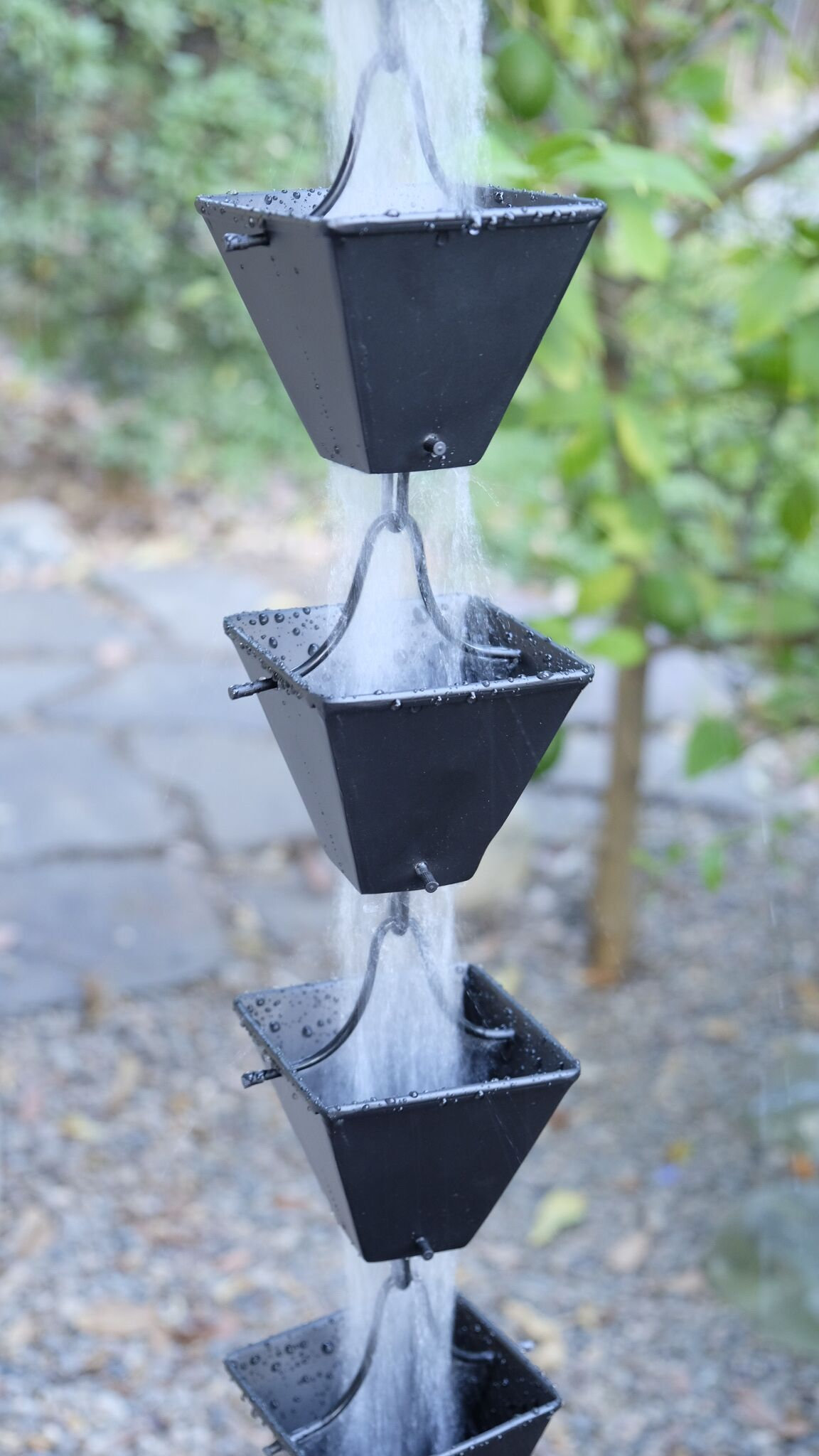 Cuphuzz Medium Black Aluminum Square Cups Rain Chain With Installation Kit, 14 ...
