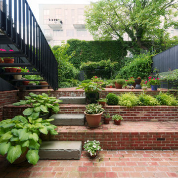Greenpoint Townhouse - Sick House, Brick Garden