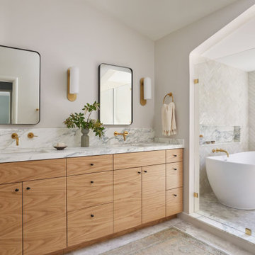 Plain Sliced White Oak Vanity w/Horizontal Grain