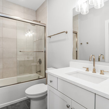 End Unit - Transitional Modern Luxury Rowhome Heritage Place Naperville, IL