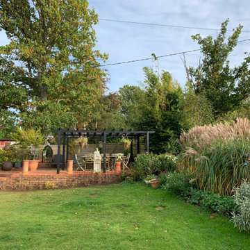 Modern cottage garden