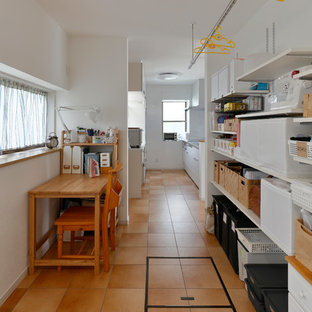 他の地域のモダンスタイルのおしゃれなランドリールームの写真