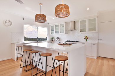 Beach style kitchen in Brisbane.