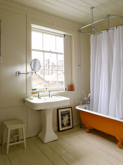 Bathroom by Chris Dyson Architects