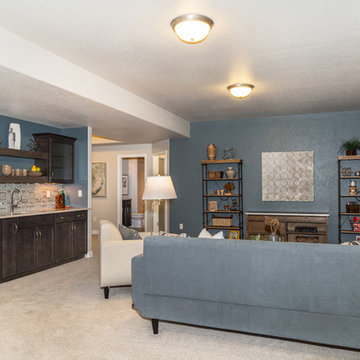 Recreation Room with Wet Bar