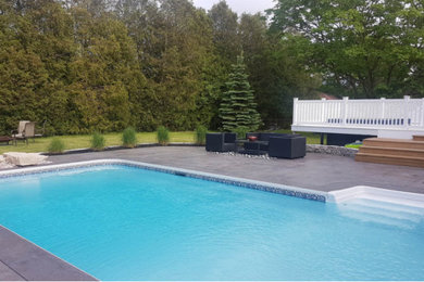 Inspiration for a pool remodel in Toronto