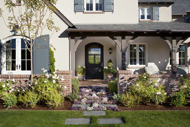 Photo of a traditional front yard landscaping in Phoenix.