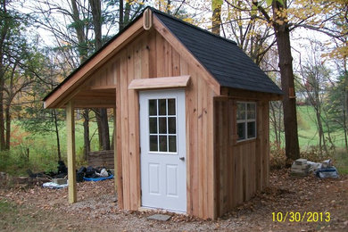 Example of a mid-sized mountain style shed design in Columbus