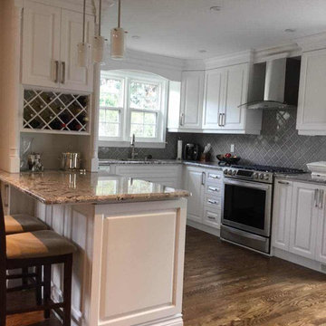 White Kitchen In Toronto Elsmere/victory park
