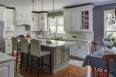 Inspiration for a timeless kitchen remodel in Charleston
