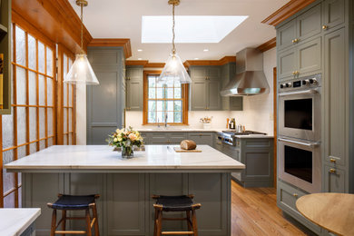 This is an example of a traditional kitchen in Cincinnati.