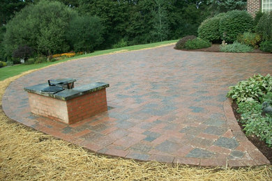 Inspiration for a timeless patio remodel in New York