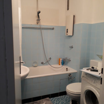 VORHER Duschbad | Mini mit begehbarer Dusche und Einbauspiegelschrank
