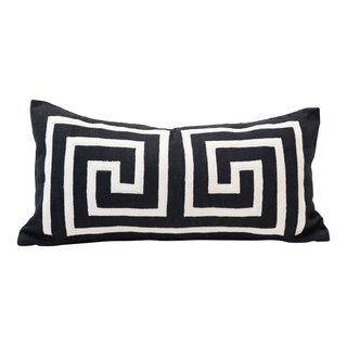 https://st.hzcdn.com/fimgs/93e13c26002d748d_3513-w320-h320-b1-p10--contemporary-decorative-pillows.jpg