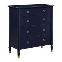 Bedroom: Chest