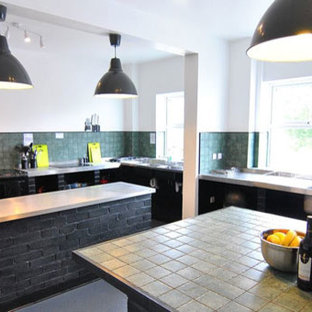 Küchen mit offenen Schränken und Linoleum Ideen, Design & Bilder | Houzz