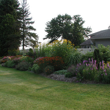 English Perennial Border - Norton Shores, MI